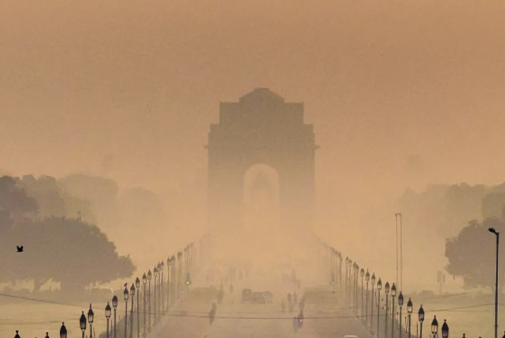 Red alert in Delhi due to dense fog