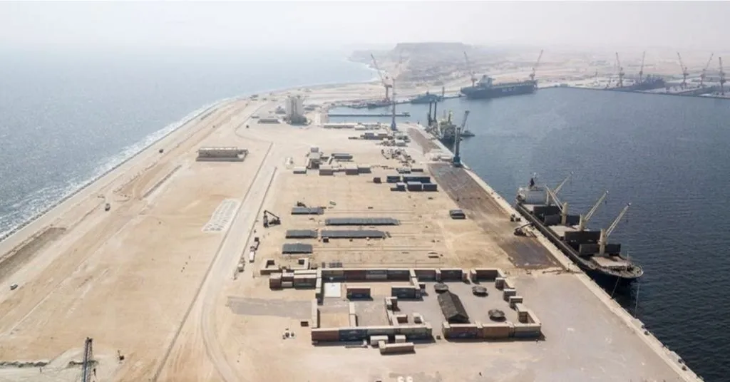 Port axis in Oman to India