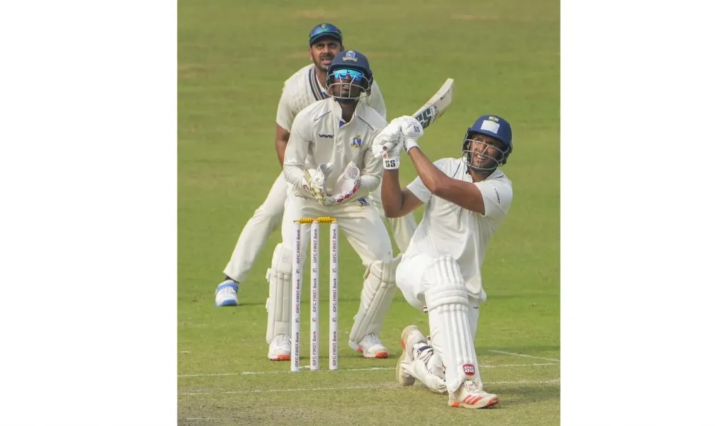 Mumbai lead by 213 runs