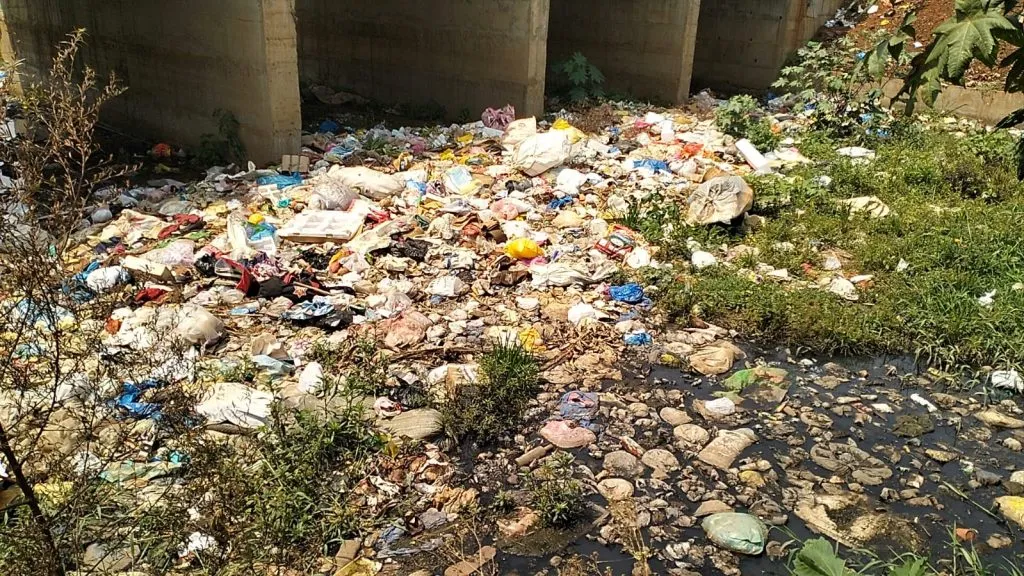 Danger due to garbage in Kembali drain