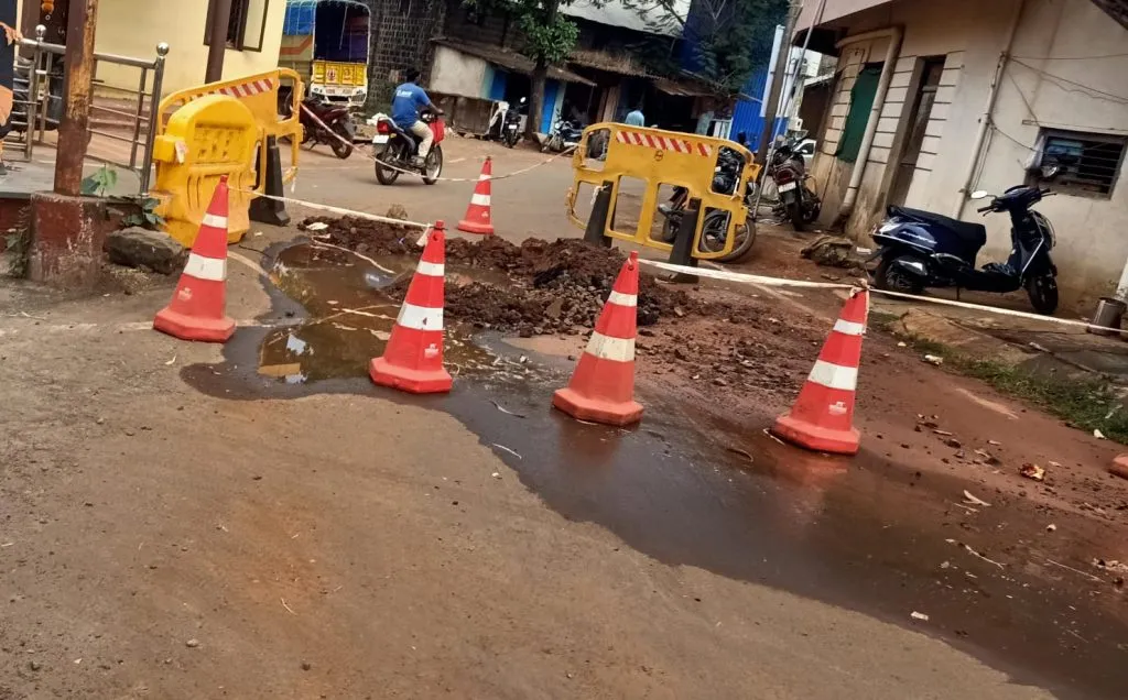 Leakage of water pipe in irregular area