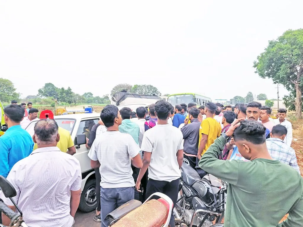 Bike rider of Sambra killed in collision with tipper