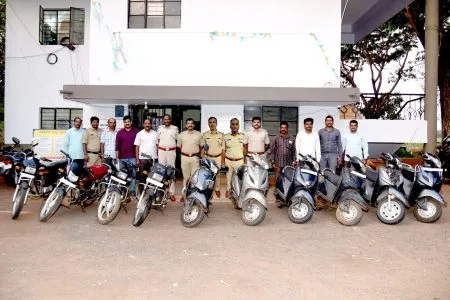 Motorcycle stealing duo sent to Hindalga Jail