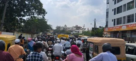 Heavy rush on Ramghat Road due to Benkanhalli Yatra