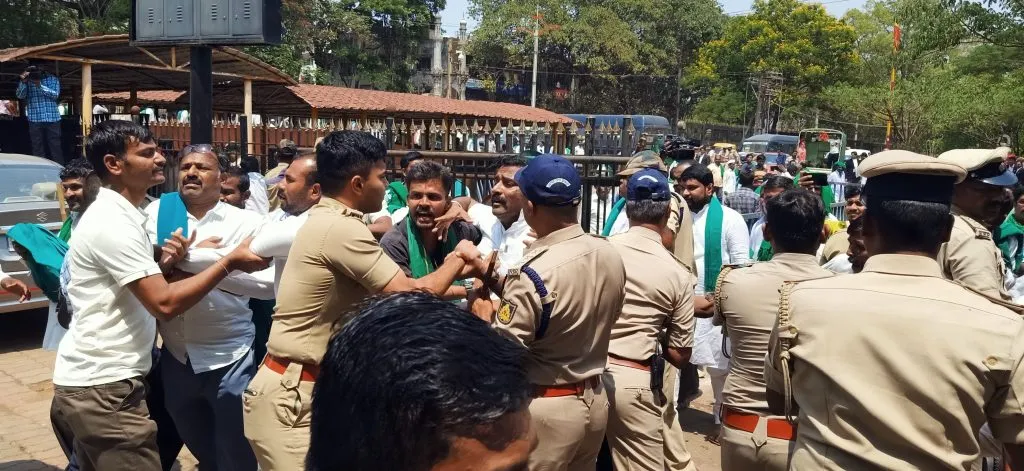 Hydrama among the police-farmers in the Collectorate premises