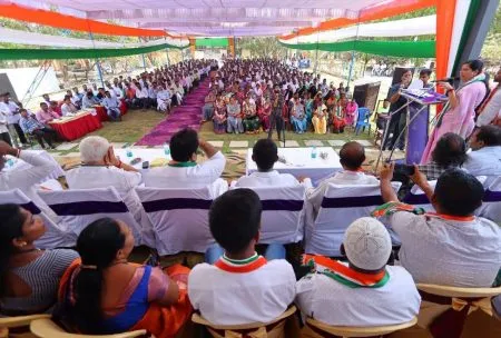 Anjali Nimbalkar campaign tour in Halyal-Joyda area