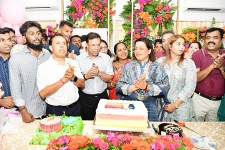 MLA Dr. Devia Rane's birthday was celebrated in the presence of thousands
