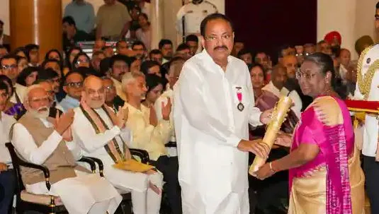 Padma Vibhushan awarded to Venkaiah Naidu