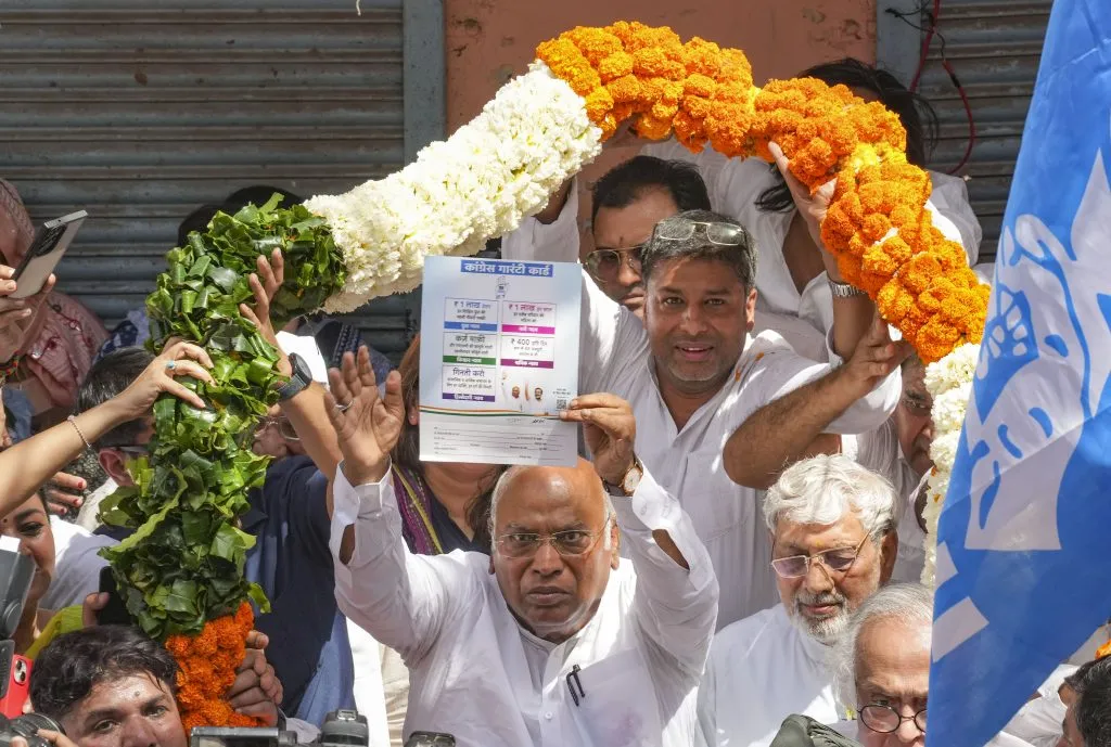 Before the Lok Sabha elections, Kharge started the 'Ghar Ghar Hami' initiative of the Congress