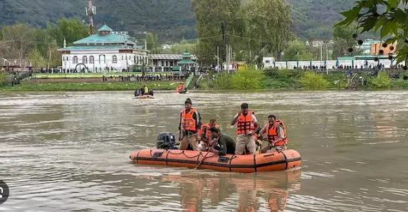 Boat accident in Srinagar, 6 dead