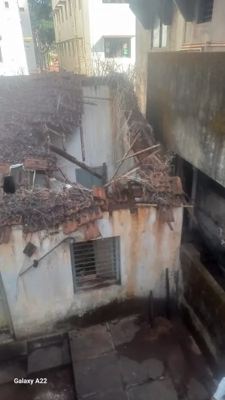 A house collapsed in Tilakwadi due to heavy rain