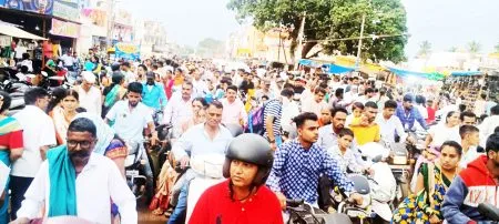 Record breaking crowd of devotees in Sambra Yatra