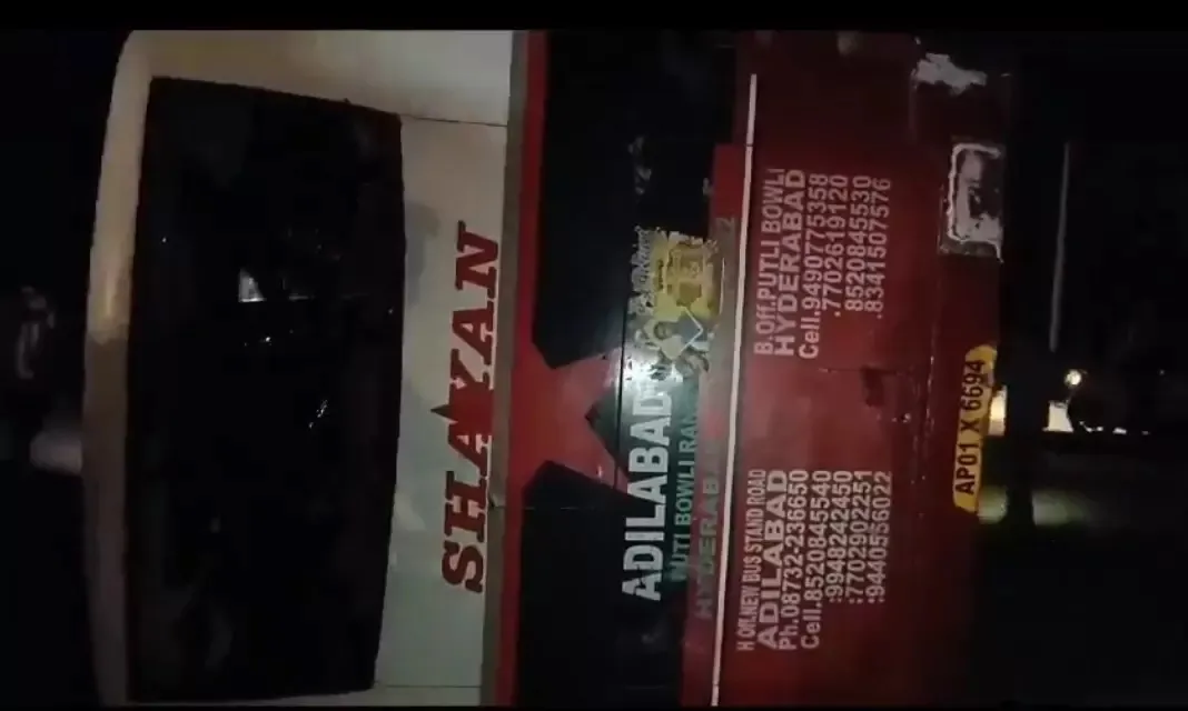 15 injured, 3 serious after private bus overturns in Telangana - Vimarsana News