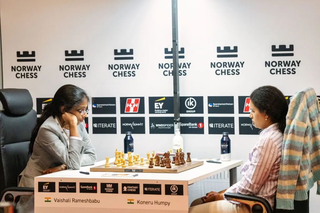 वैशालीचा हंपीवर विजय, प्रज्ञानंदला पराभवाचा धक्का Vaishali's victory over Hampi, defeat to Pragyananda