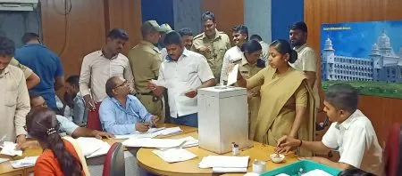 Right to vote exercised by police personnel