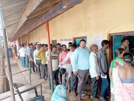 71.52 percent polling in Kangrali Khurd: Queues to vote