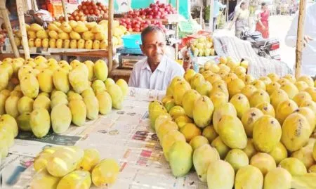 Blooming mangoes in the market