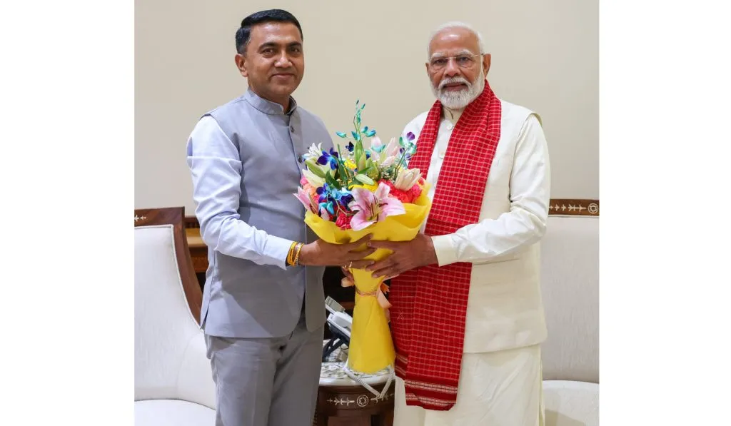 The Chief Minister along with the Prime Minister met many Ministers