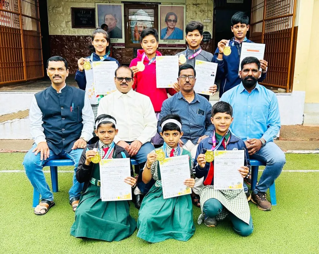 Success of Balika Adarsh ​​Wrestlers in National Wrestling Tournament