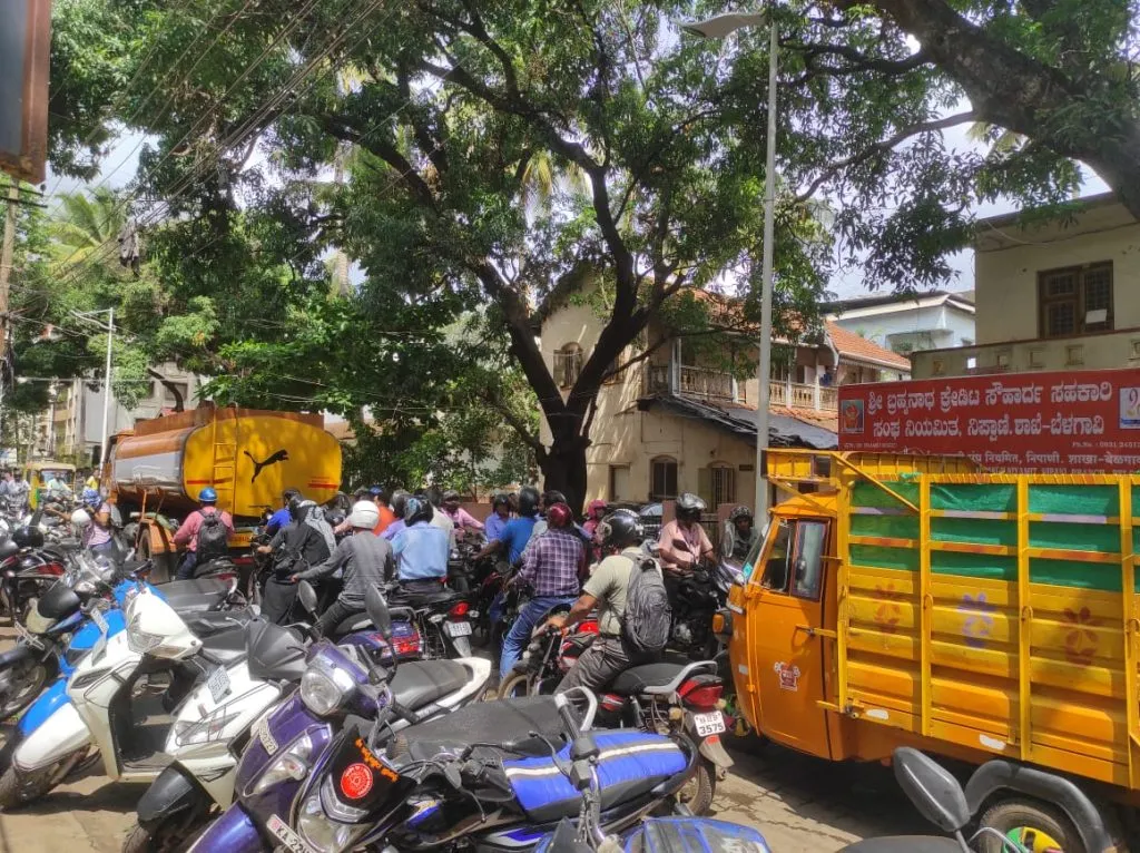 Traffic jam in Somwarpeth area