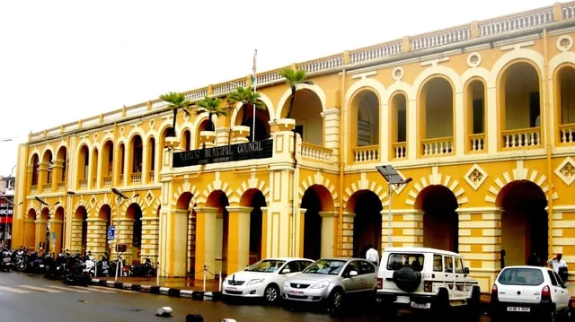 मडगाव पालिकेचा महसूल कनिष्ठ कारकून निलंबित Revenue Junior Clerk of Margaon Municipality suspended