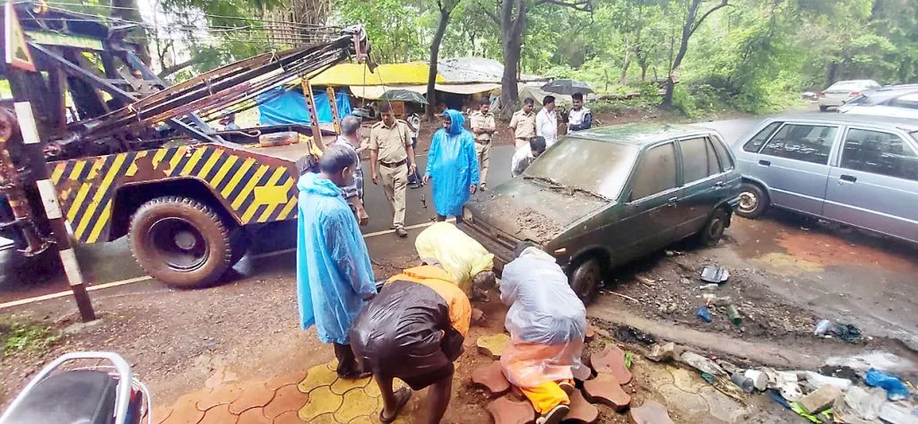 Fonda Municipality has started removing abandoned vehicles from the road