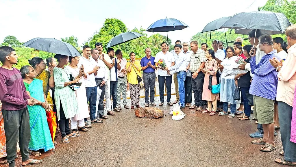गावोणा चोडण येथे संरक्षक भिंतीची पायाभरणी Foundation of retaining wall at Gawona Chodan