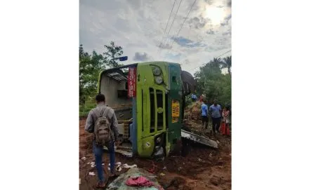 A youth from Sulebhavi was killed in a collision with a bus