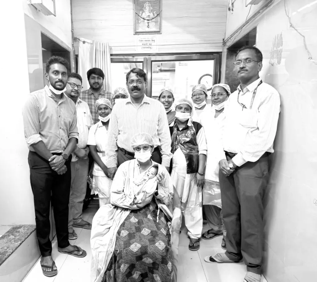 'Lisa' upar on Pathma newborn infant (1365 g) at Ratnagiri