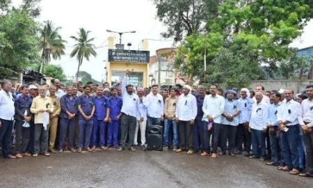 Bidri workers protest