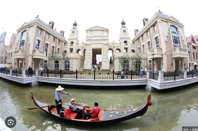Billions spent on China's 'Little Venice'