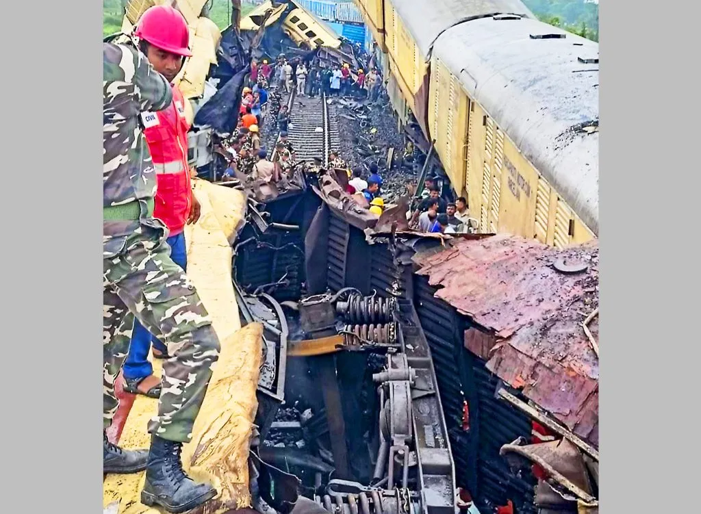 मानवी चूक की सिग्नल यंत्रणेचे अपयश ? Human error or signal system failure?