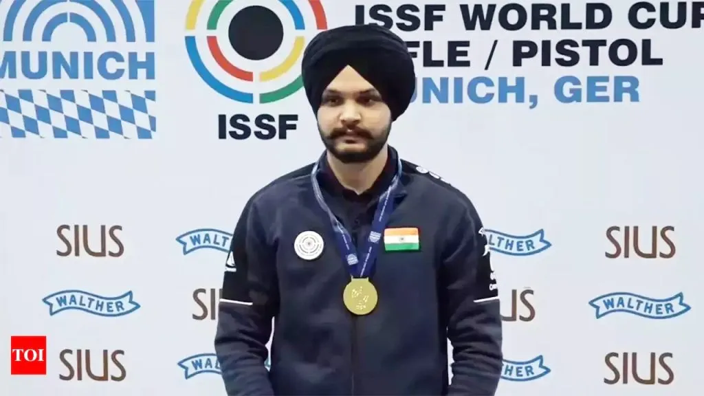 विश्व नेमबाजीत सरबजोतला सुवर्ण Sarabjot Gold in World Shooting