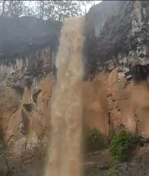 पर्जन्य सहलीचा केंद्रबिंदू राऊतवाडी धबधबा पावसाने प्रवाहित Rautwadi waterfall