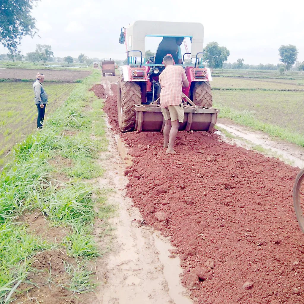 The farmers of Majgaon have started constructing the farm road at their own expense