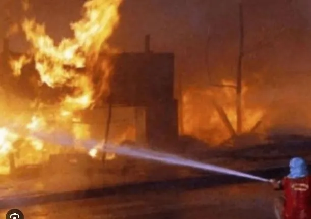 दिल्लीत कश्मिरी गेट मेट्रो पोलीस स्टेशनला आग Fire at Kashmiri Gate Metro Police Station in Delhi