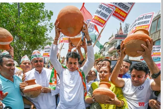 काँग्रेसचे ‘आप’विरोधात आंदोलन Congress's agitation against AAP