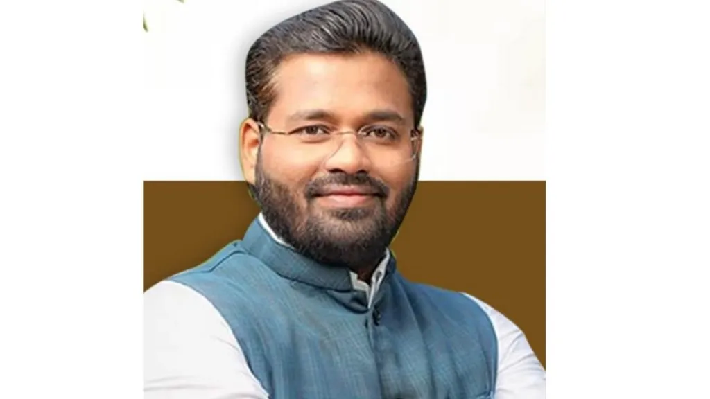 विशाल परब यांच्या माध्यमातून वेंगुर्लेतील वारकऱ्यांना मोफत देवदर्शन सहल