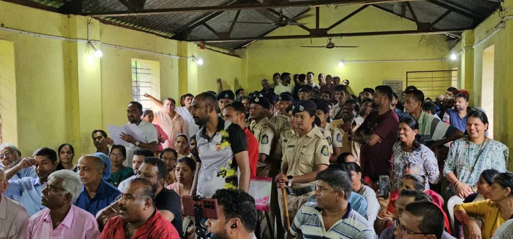 No housing project, permission to demolish plots