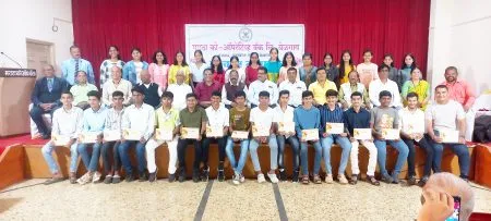 जीवनात नियम-नैतिकता जपा Follow rules and ethics in life