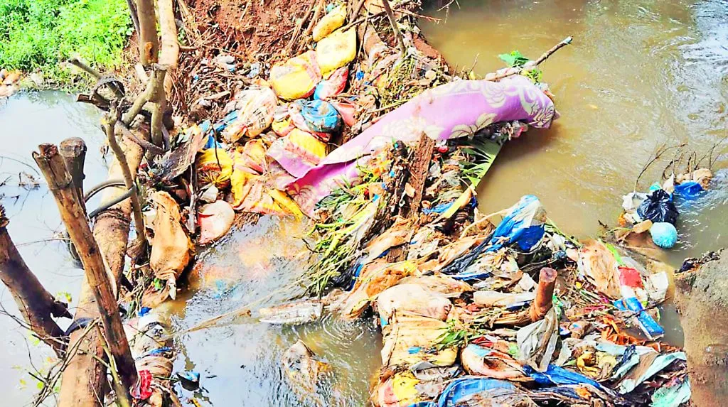 Due to heavy rain, the Lendi drain burst