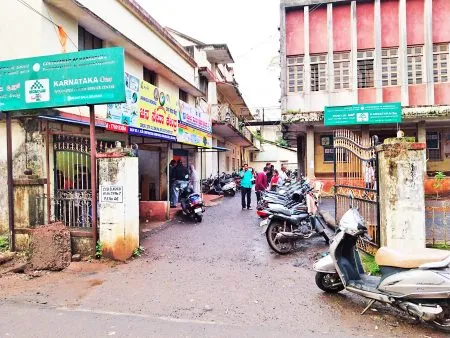 तहसीलदार कार्यालयातील पार्किंगचा अडसर दूर Eliminate parking problem in Tehsildar office