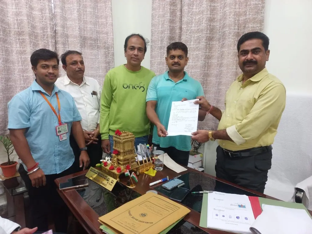 Repair the roads in the city market