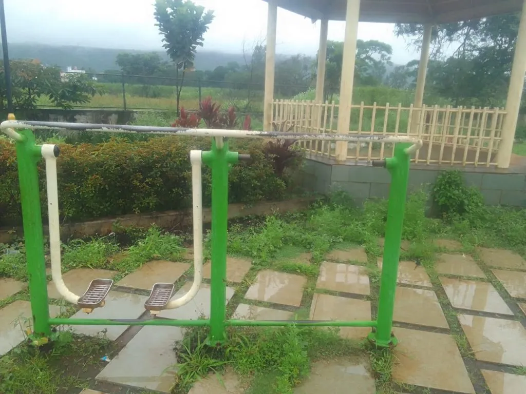 5 कोटी खर्च केलेले तलाव-उद्यान पाहायचे आहे का? Want to see the 5 crore spent lake-garden?