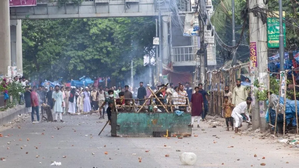 Violence continues in Bangladesh, 39 dead
