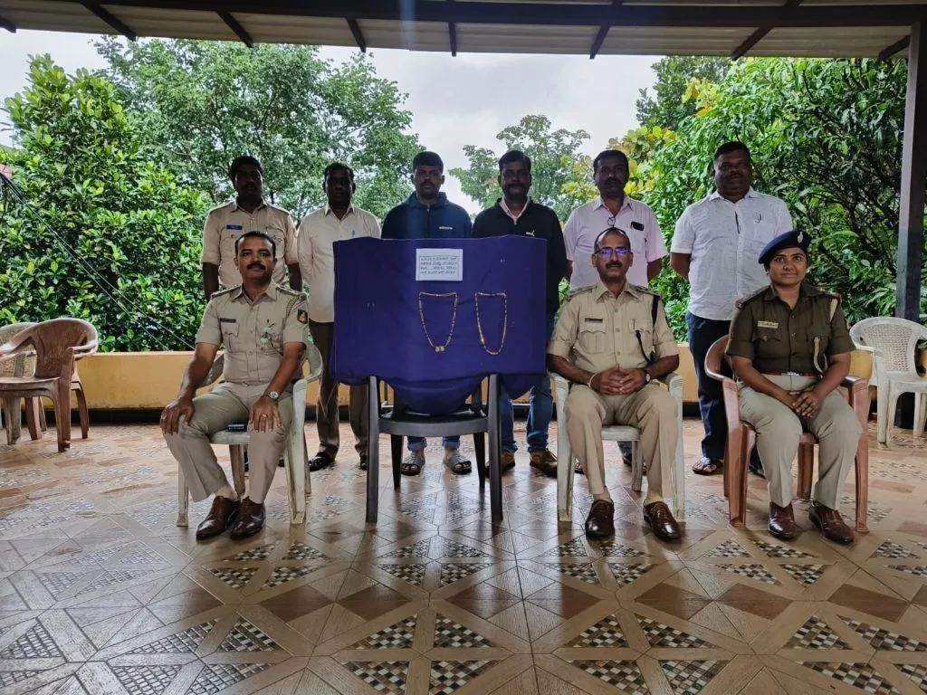 Attal's house-burglars grinned