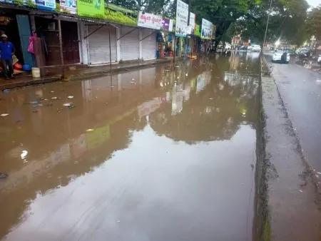 Heavy rain in city area
