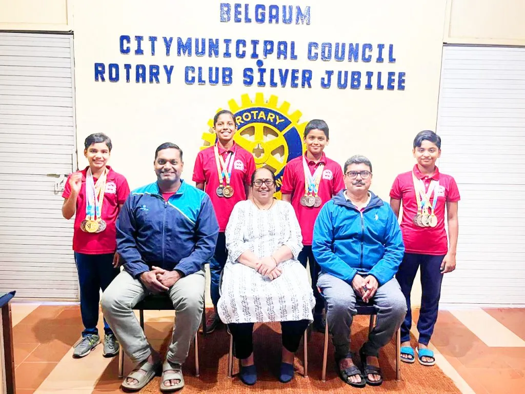 Shlok, Nidhi, Arohi, Disha shone in the swimming competition