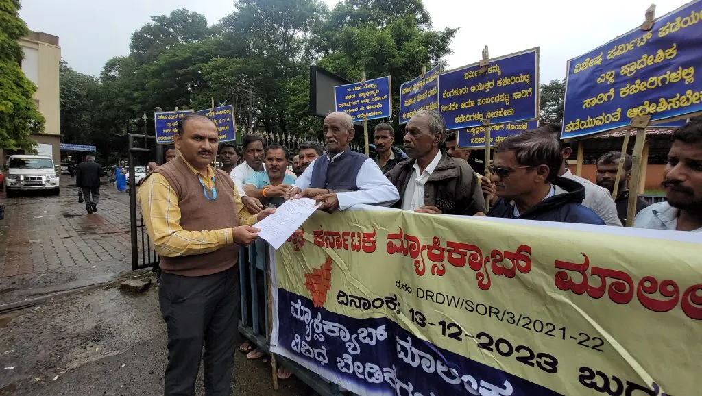 Panic Button-Buying Motorists to Install GPS