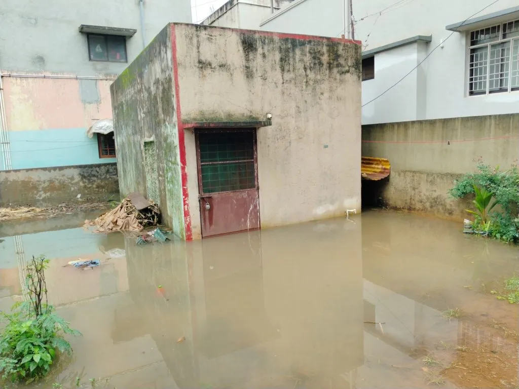 Water entered the urban settlement in Khasbagh area
